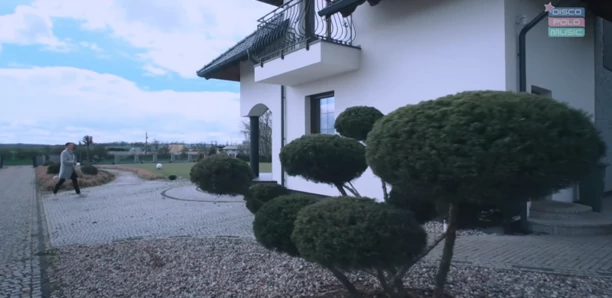 Tak mieszka Paweł Dudek - Czadoman! Dom popularnego gwiazdora zapiera dech w piersiach! Artysta ma własną galaktykę!
