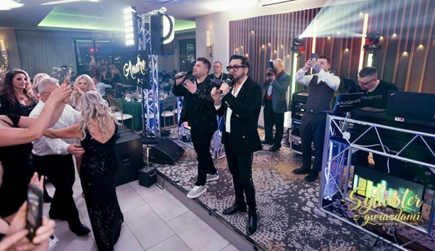 Takiego Sylwestra z Gwiazdami w Chicago jeszcze nie było. Andre i Skalar US zachwycili wszystkich