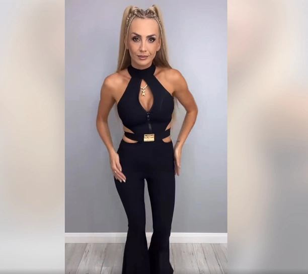 To królowa piękna! Joanna Narożna w zachwycającym kombinezonie z dekoltem! 