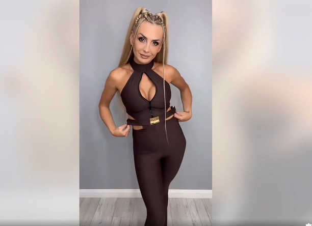 To królowa piękna! Joanna Narożna w zachwycającym kombinezonie z dekoltem! 