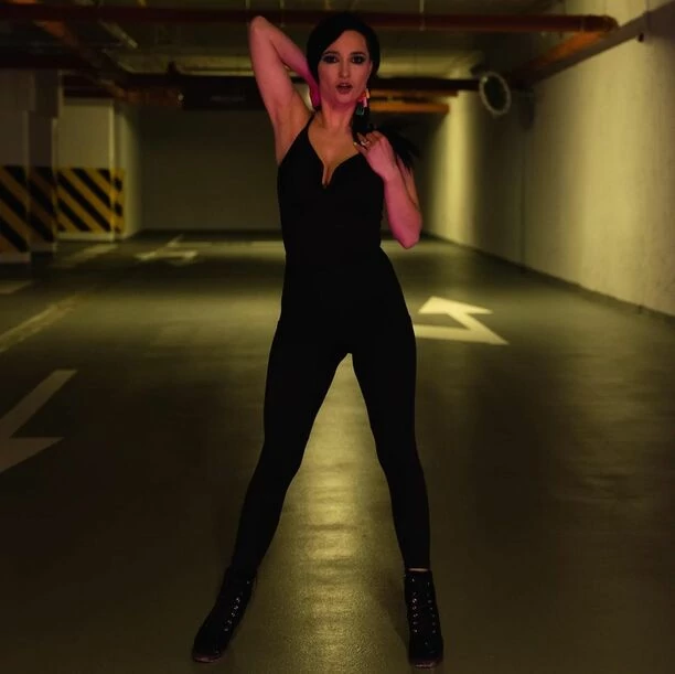 Co za ciało! Przepiękna Emilka z Daj To Głośniej zachwyca swoją urodą! Gwiazda disco polo kusi w sieci!