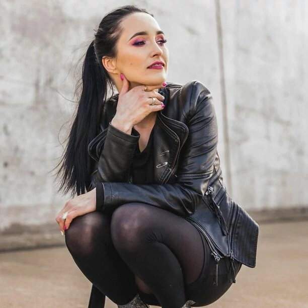 Co za ciało! Przepiękna Emilka z Daj To Głośniej zachwyca swoją urodą! Gwiazda disco polo kusi w sieci!