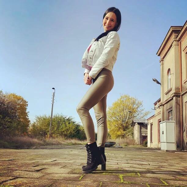 Co za ciało! Przepiękna Emilka z Daj To Głośniej zachwyca swoją urodą! Gwiazda disco polo kusi w sieci!