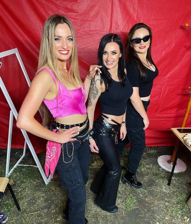 Paulina Banaszek - Zobacz, jakie gorące i pikantne zdjęcia wokalistki disco polo podbijają internet!