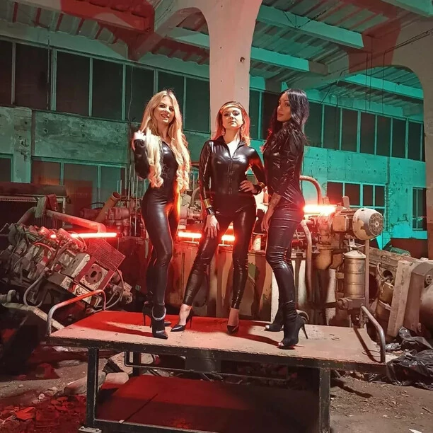 Okrzyknięto ją królową! Znana wokalistka disco polo zasiadła na tronie! Internauci pod wrażeniem! 