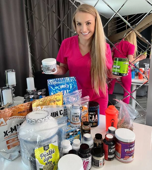 Niesamowite zdjęcia Joanny Narożnej - Czy jest najpiękniejszą żoną w disco polo? Sprawdź sam!