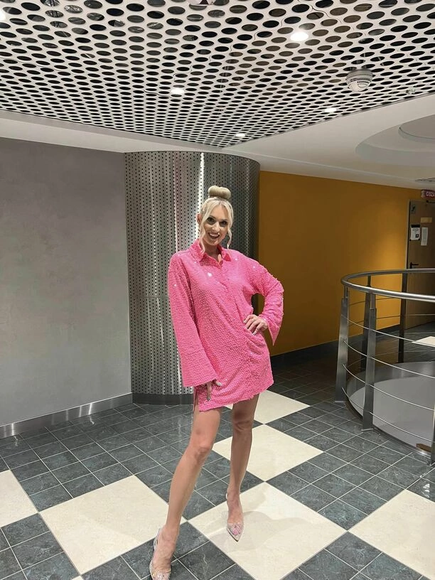 Nie uwierzysz, jak wokalistka disco polo zaskoczyła swoją stylizacją w telewizji!