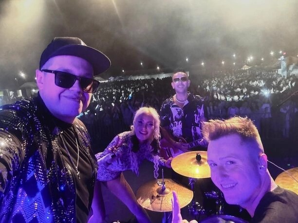 Mejk podbija Krynicę Morską – wyjątkowe zakończenie lata! | GALERIA