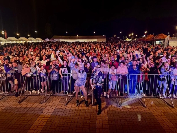 Mejk podbija Krynicę Morską – wyjątkowe zakończenie lata! | GALERIA