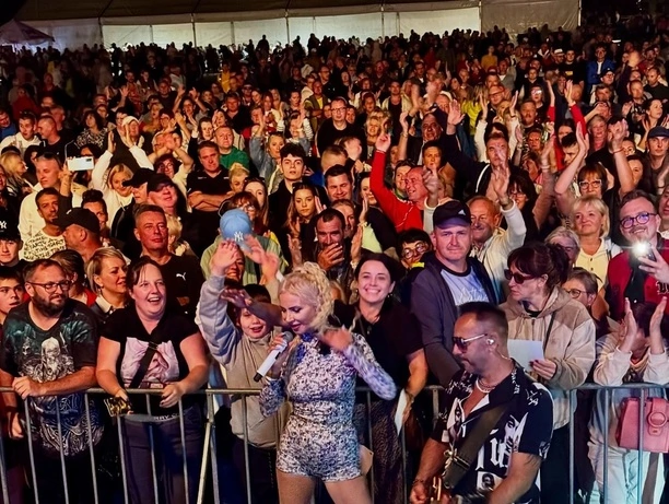 Mejk podbija Krynicę Morską – wyjątkowe zakończenie lata! | GALERIA