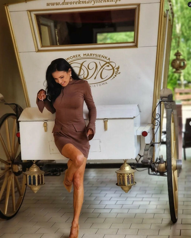 Marta Konopla w królewskim stylu! Wokalistka disco polo kupiła sobie prywatną Karetę? „Księżniczka i jej bryka - Fani w szoku 