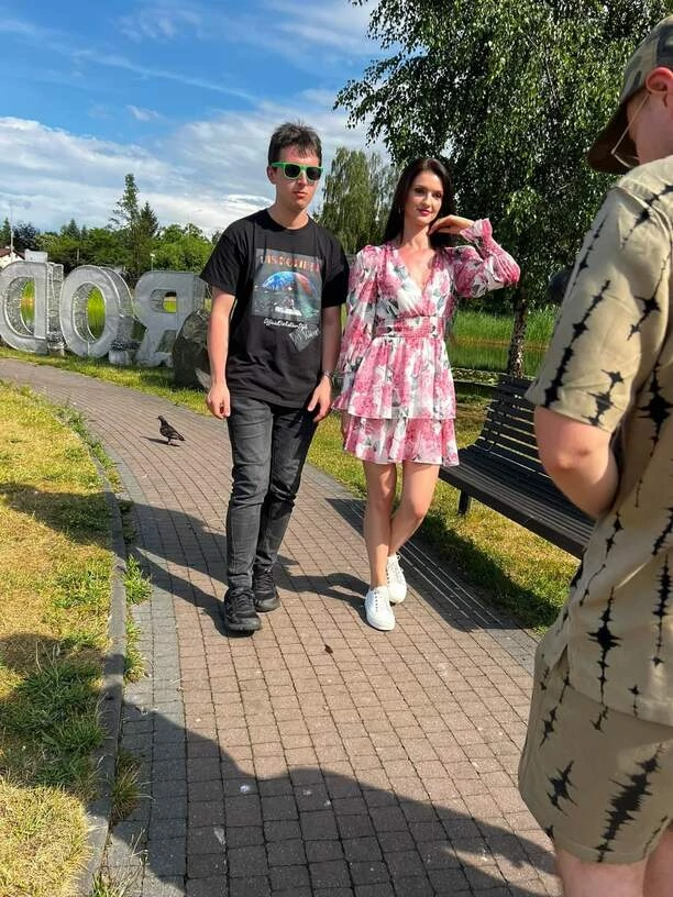 DisKoliber podbije tym rynek disco polo?! Zespół postawił na innowacyjne brzmienie i wyjątkową ekipę. Pomaga mu znany artysta! 