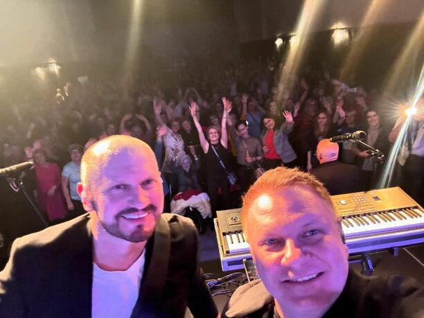 Mariusz Winnicki Classic jest nie do poznania! Zaskakująca metamorfoza, uwielbiany wokalista disco polo ogolił się na łyso?! Zmiana na lepsze? 