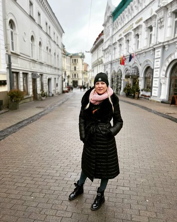 Magdalena Narożna opuściła kraj! Tak gwiazda disco polo promuje disco polo w Wilnie.