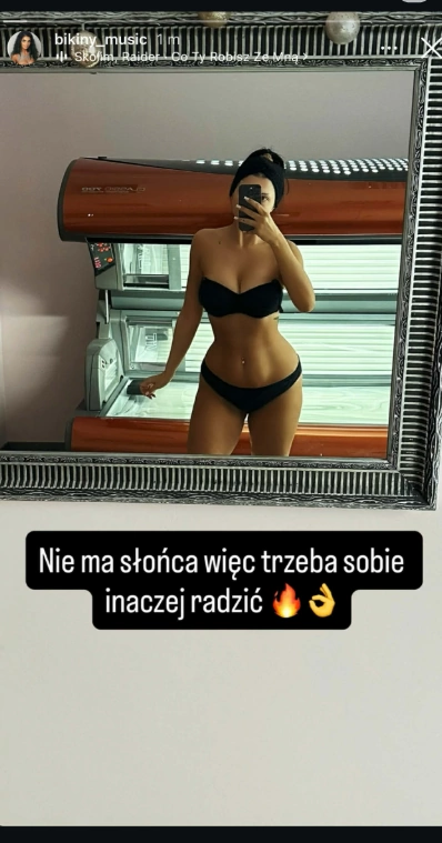 Młoda gwiazdeczka disco polo Bikiny w samej bieliźnie