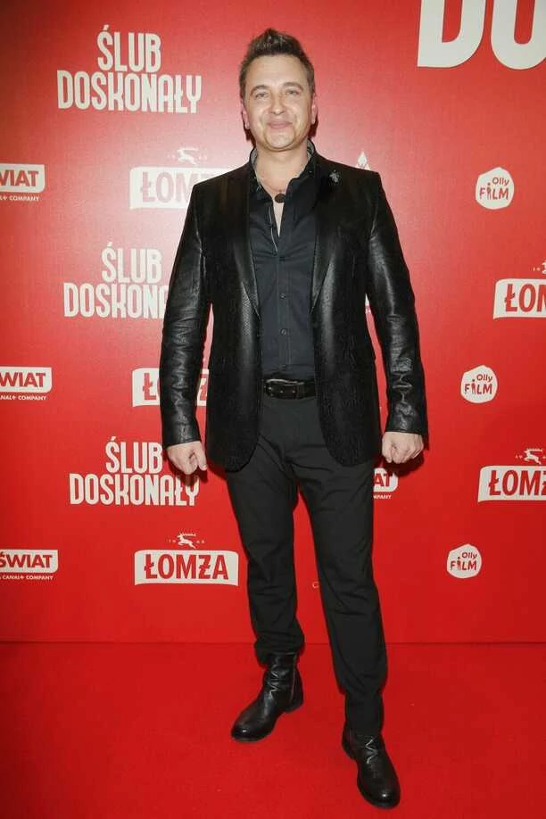 Wokalista zespołu disco polo Weekend na premierze filmu ŚLUB DOSKONAŁY, w którym zagrał! Radek Liszewski porzuci muzykę dla aktorstwa?
