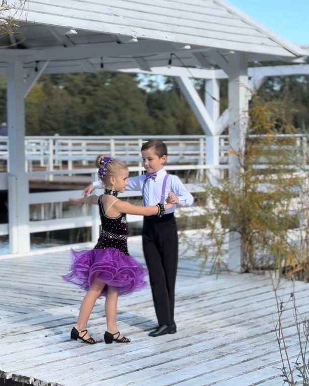 Kaszubska Influencerka łączy tradycję z latino! Nowy hit „Latino, Latino„ podbije parkiety?