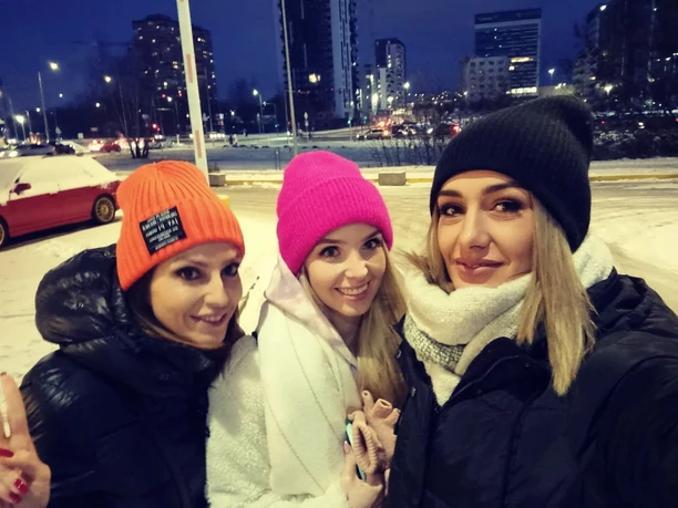 Co za ciało! Wokalistka uwielbianej grupy disco polo Top Girls zaskoczyła figurą! Fani „Dobra krata na brzuchu„