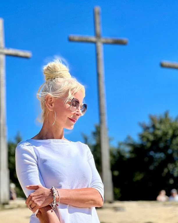 Znana wokalistka disco polo wybrała się na wspinaczkę w obcasach! Jak sama przyznała, nie miała innego wyjścia! 