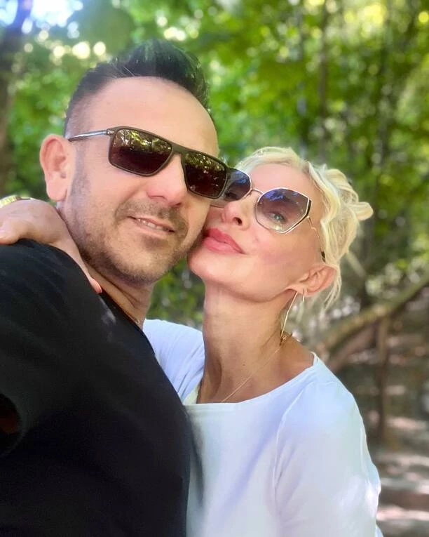 Znana wokalistka disco polo wybrała się na wspinaczkę w obcasach! Jak sama przyznała, nie miała innego wyjścia! 