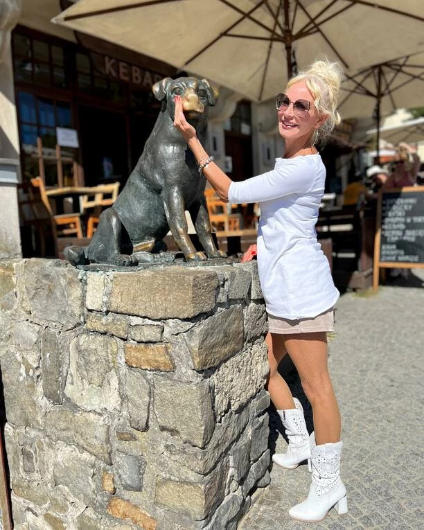 Znana wokalistka disco polo wybrała się na wspinaczkę w obcasach! Jak sama przyznała, nie miała innego wyjścia! 