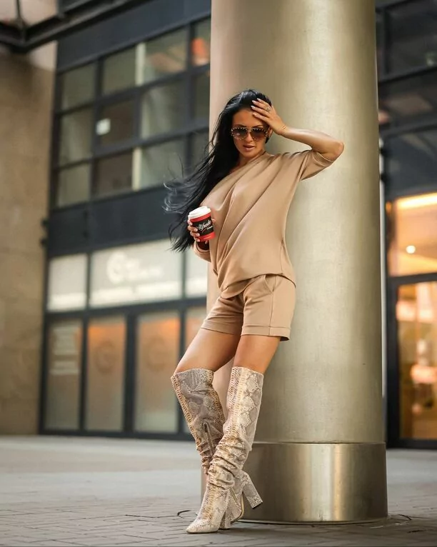 Gorące ujęcia wokalistki disco polo rozgrzewają do czerwoności! Gwiazda wygląda jak ze światowego wybiegu! 