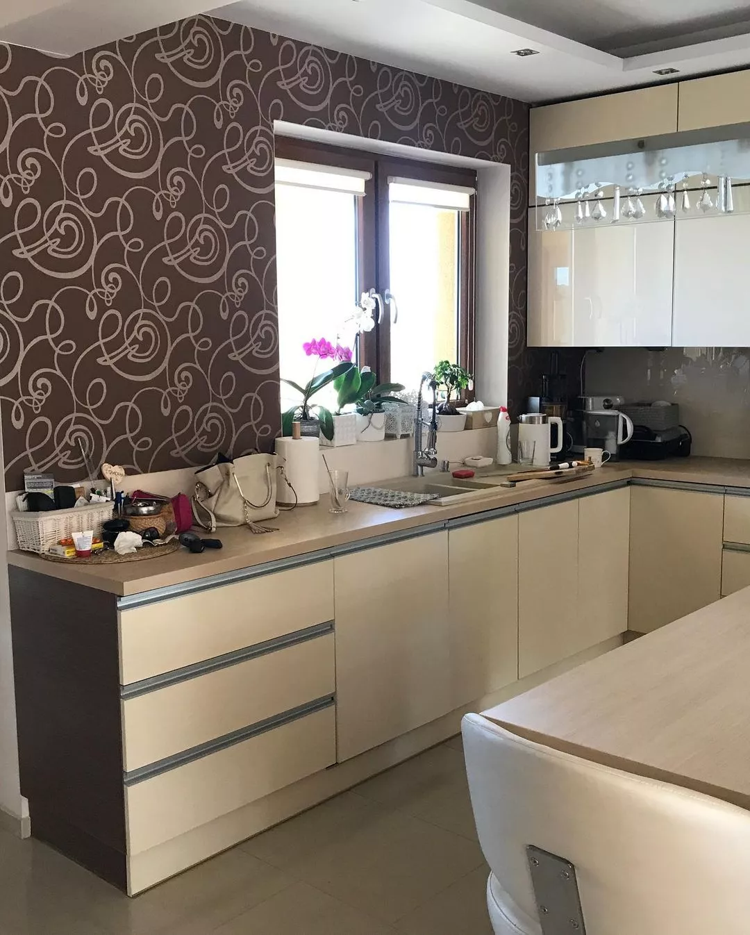 Popularna wokalistka disco polo pokazała wnętrza swojego domu przed i po remoncie! Fani w szoku! 