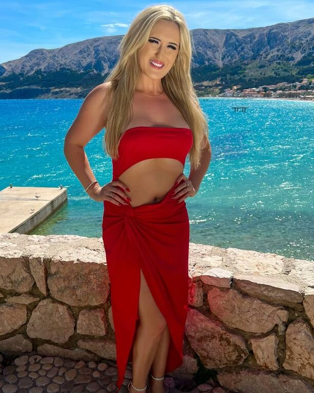 Gwiazda Disco Polo cała w czerwieni! Jesika pokazuje jak wygląda seksapil! | ZDJĘCIA