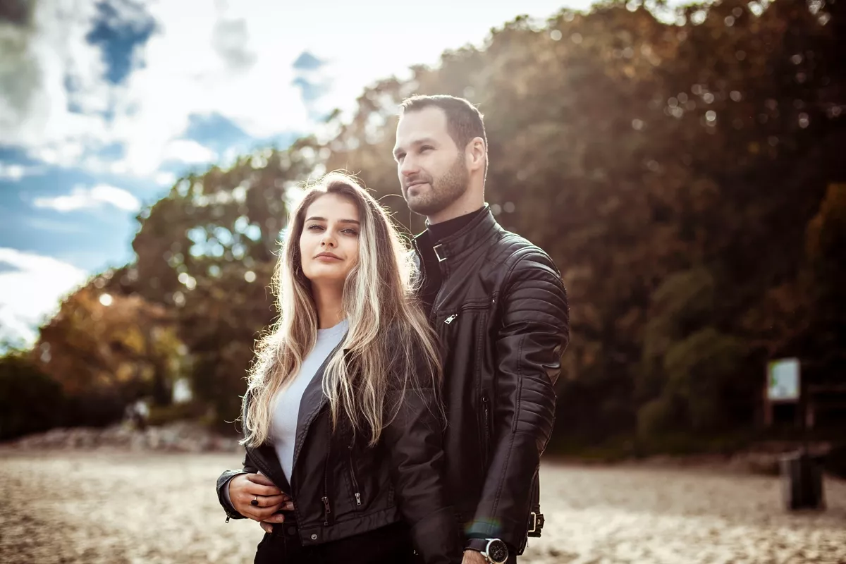 TYLKO U NAS Klif Orłowski tłem dla teledysku disco polo! The Brothers przygotowali niezwykłą nowość pt. „Między nami„ | VIDEO