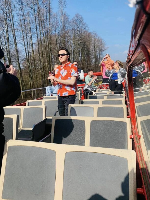 Nie oglądają się za siebie! Gwiazdy disco polo After Party zaskakują nową produkcją: „Co my tu robimy”