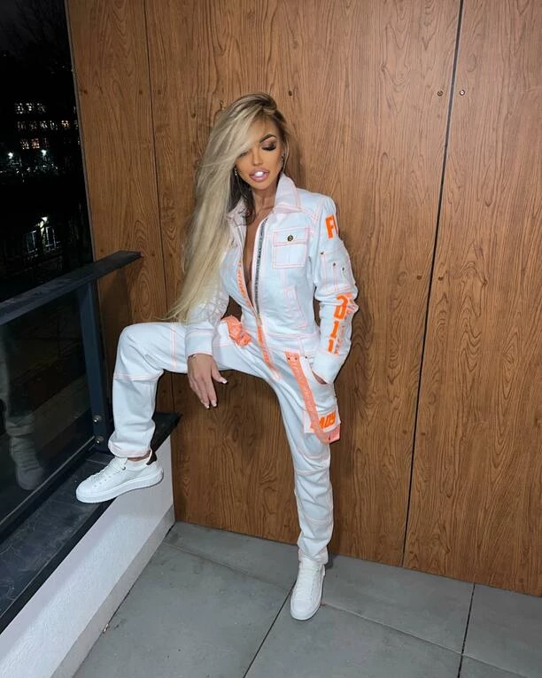 Wokalistka disco polo zapomniała założyć stanik?! GORĄCE zdjęcia w sieci! Fani „Piekna lala„