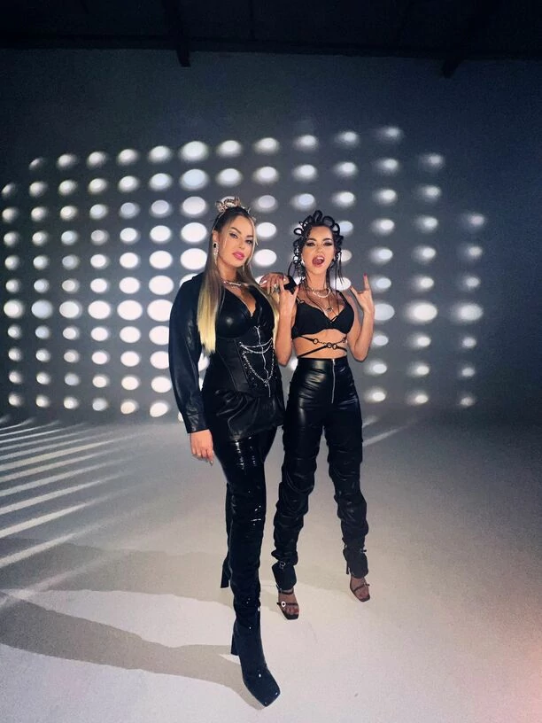 Tylko u nas! Topky z nową produkcją pt. „Czy warto kochać tak„! Wiemy, o czym jest nowy singiel Angeliki oraz Pauli! [Zdjęcia]