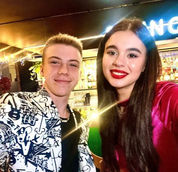 Utalentowany gwiazdor disco polo bawił się na urodzinach słynnej influencerki Anastasii Zakhandrevych [Zdjęcia] 