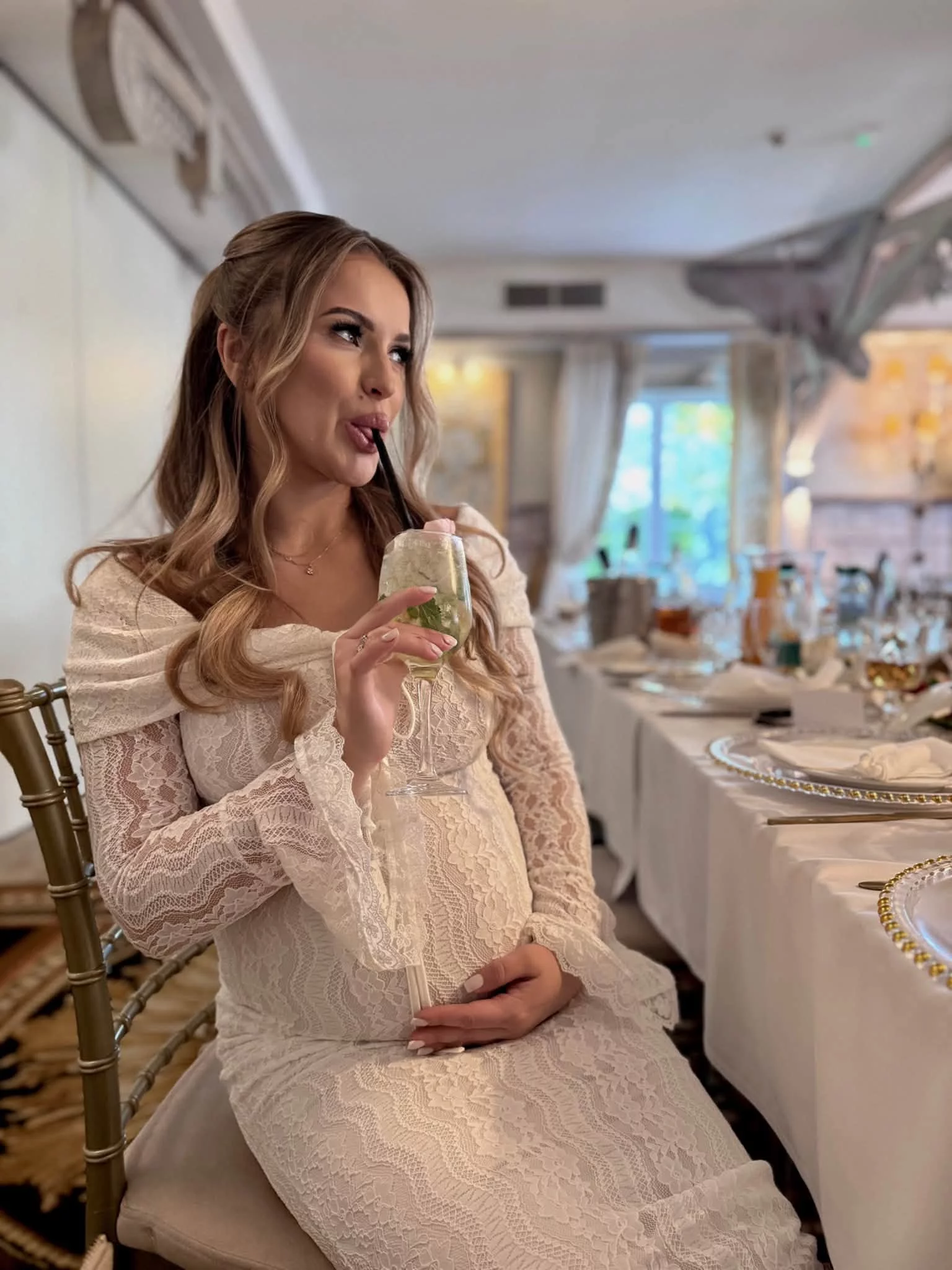 Przyszła mama w bieli. Aleksandra Ligęza z Alexa & Fonzy wygląda zjawiskowo