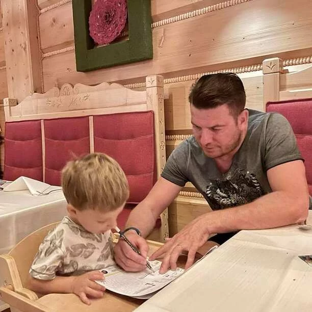 Wzruszające zdjęcie gwiazdora disco polo z synem rozczuliło internautów! Tak spędza czas Sylwek Gazda - Power Play! 