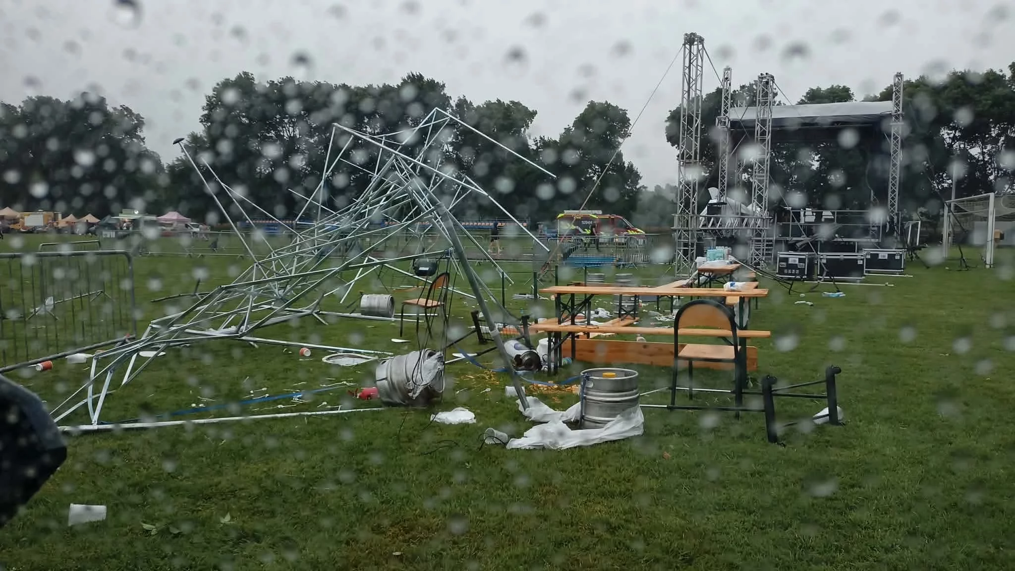 PILNE! Armagedon w Koszycach na chwilę przed koncertem Weekendu! Mogło dojść do wielkiej tragedii. Zobaczcie zdjęcia