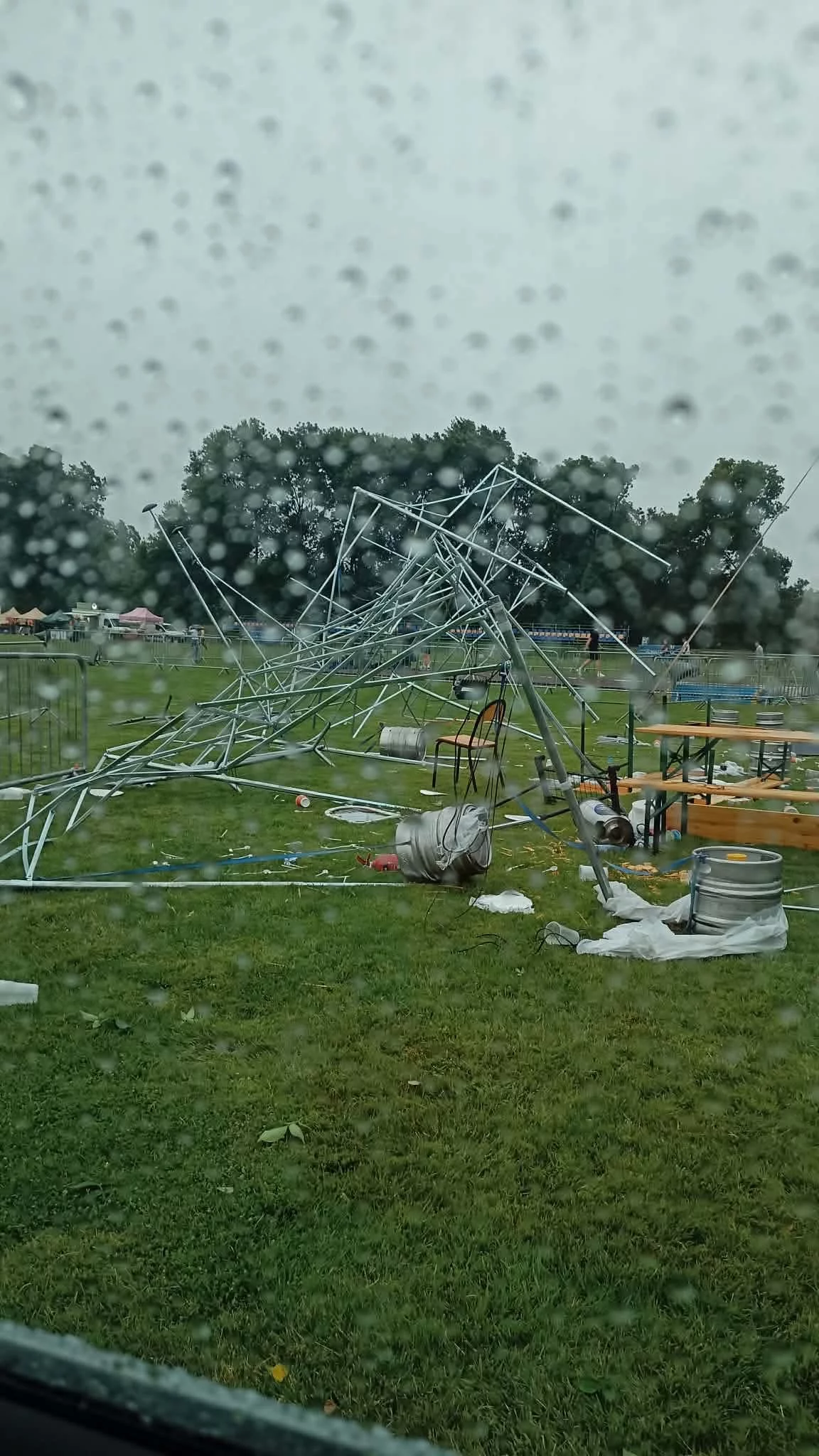 PILNE! Armagedon w Koszycach na chwilę przed koncertem Weekendu! Mogło dojść do wielkiej tragedii. Zobaczcie zdjęcia