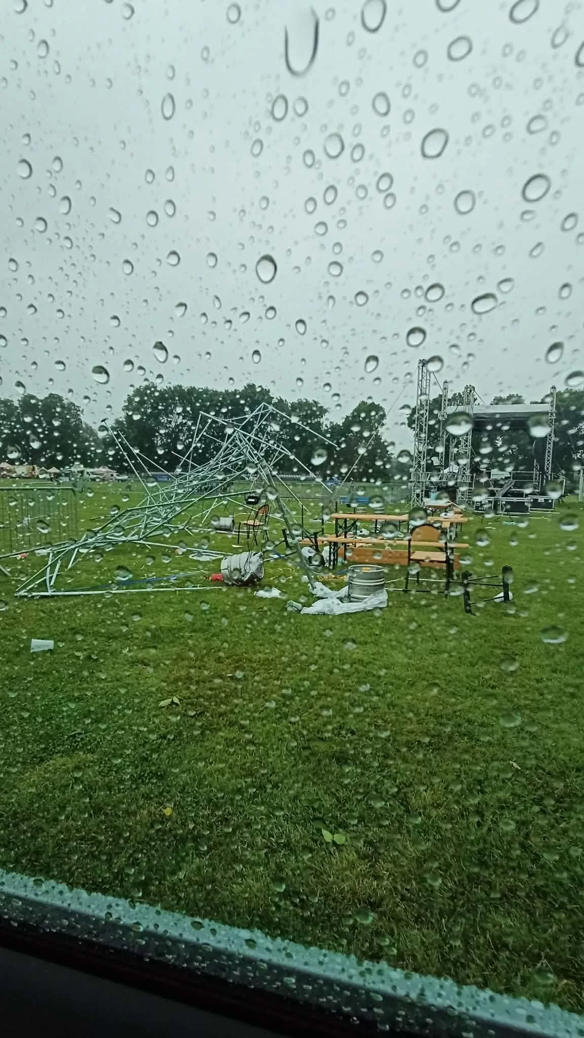 PILNE! Armagedon w Koszycach na chwilę przed koncertem Weekendu! Mogło dojść do wielkiej tragedii. Zobaczcie zdjęcia