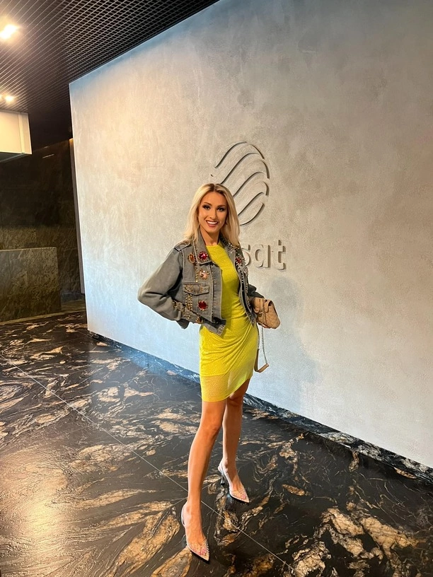 Wokalistka disco polo gwiazdą w Polsacie - Uwodzicielska Wiola Wrzesińska wzbudza zachwyt swoim wizerunkiem!