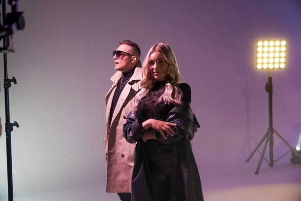 Zespół Nokaut powraca z nową piosenką i teledyskiem pt. „Unosi mnie wiatr„