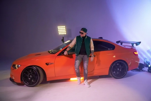 Zespół Nokaut powraca z nową piosenką i teledyskiem pt. „Unosi mnie wiatr„