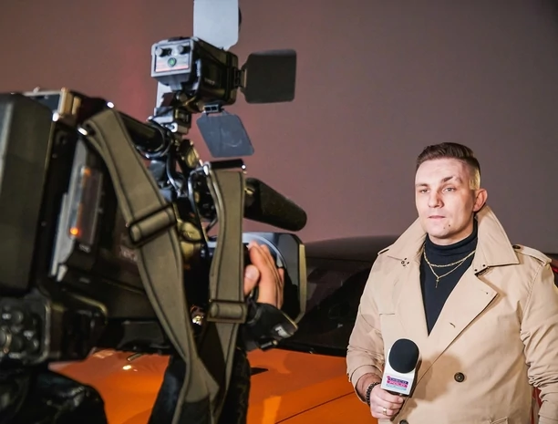 Zespół Nokaut powraca z nową piosenką i teledyskiem pt. „Unosi mnie wiatr„