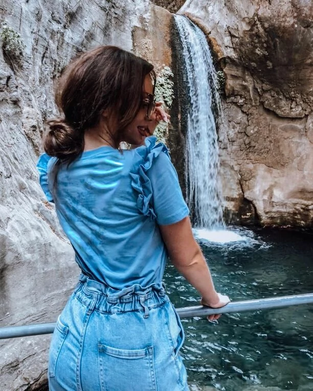 Prześliczna gwiazda disco polo zachwyca smukłą figurą i zgrabnymi nogami! To najbardziej ponętna wokalistka?