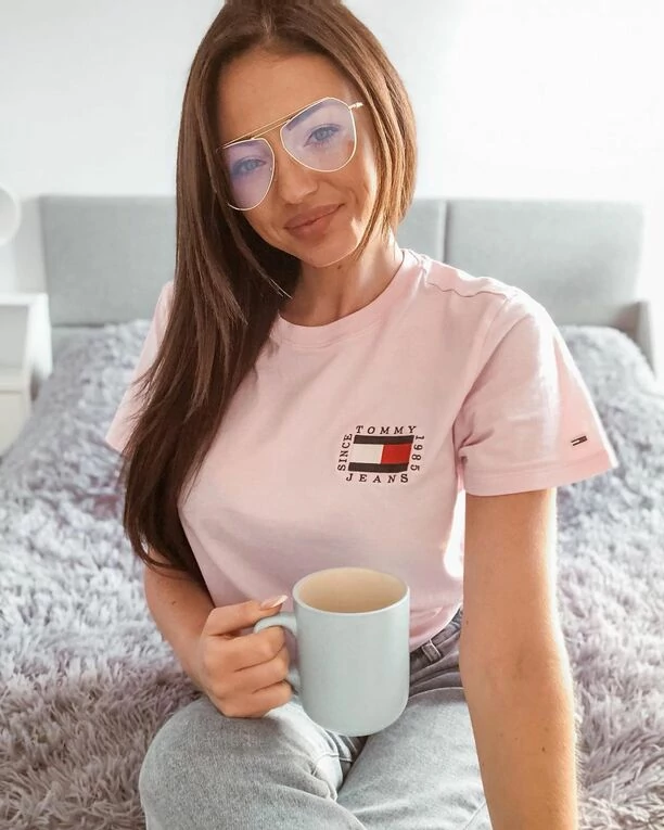 Prześliczna gwiazda disco polo zachwyca smukłą figurą i zgrabnymi nogami! To najbardziej ponętna wokalistka?