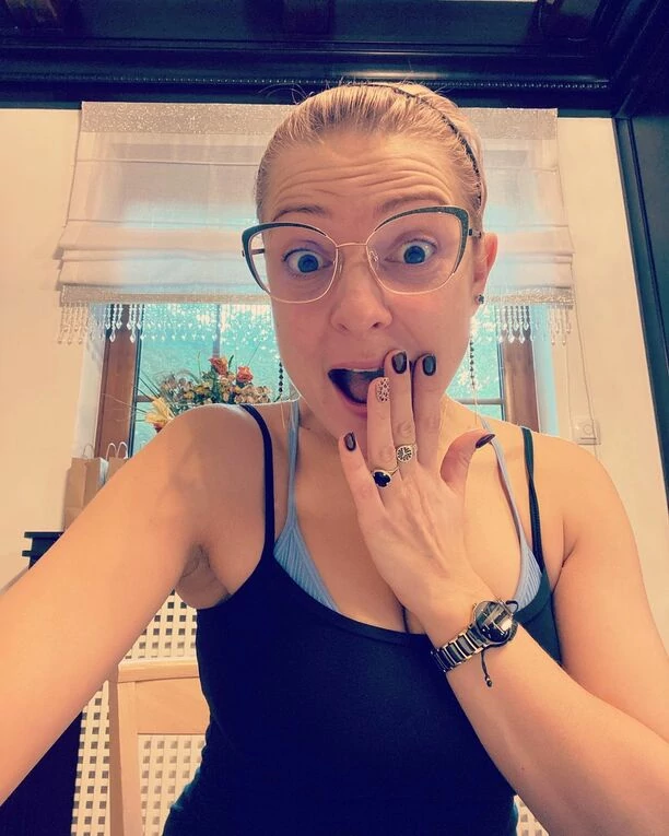 Magdalena Narożna (Piękni i Młodzi) dodała na Instagramie szokujący wpis. Fani solidarnie ją wspierają i dodają otuchy!