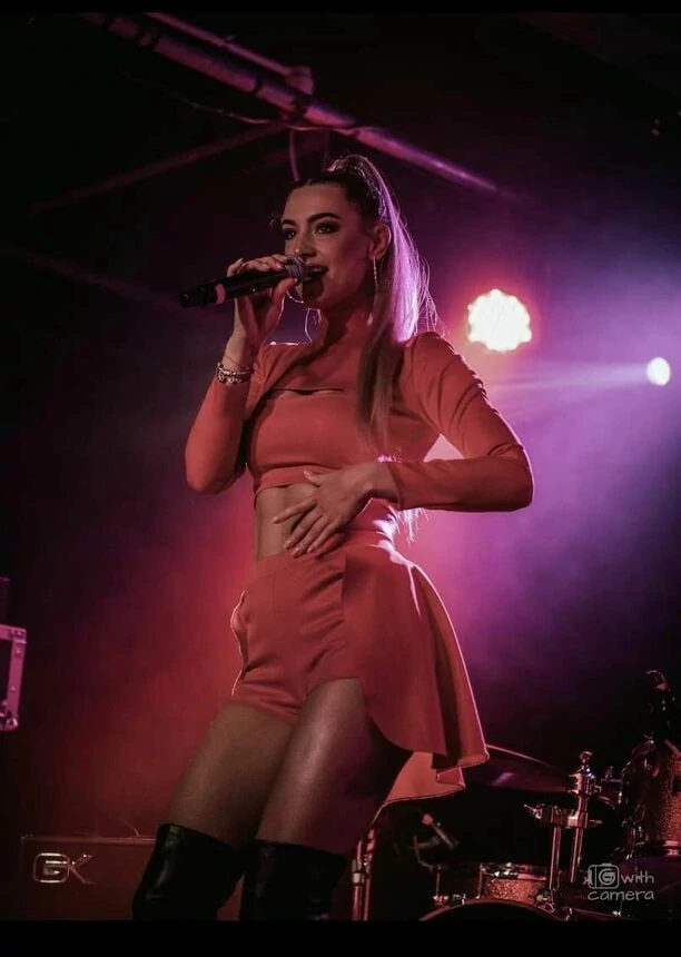 Wokalistki zespołu Top Girls opuściły kraj! Gwiazdy podzieliły się istotną informacją i materiałem! 