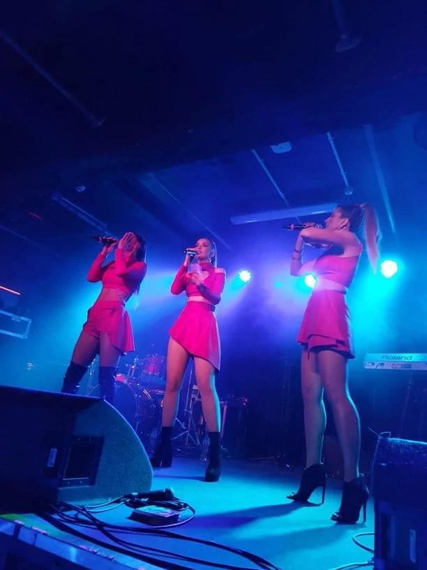 Wokalistki zespołu Top Girls opuściły kraj! Gwiazdy podzieliły się istotną informacją i materiałem! 