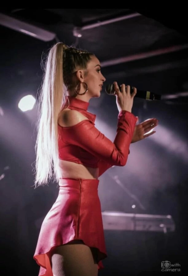 Wokalistki zespołu Top Girls opuściły kraj! Gwiazdy podzieliły się istotną informacją i materiałem! 