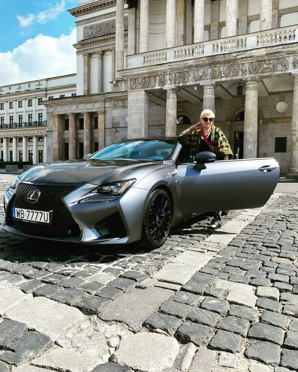 Magdalena Narożna i jej wypasiony Lexus! To auto kosztuje krocie! | ZDJĘCIA