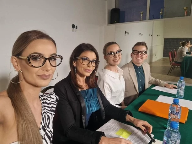 Top Girls idą jak burza! Śliczne wokalistki zrobiły fanom niesamowity prezent pod choinkę! Przygotowały nowość pt. ”Miłością pijana”!